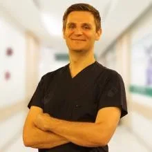 Prof. Dr. Alper Gökçe — İstanbul. Portre fotoğrafı.