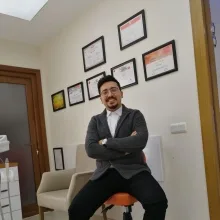Dt. Mert Yıldız — Diş Hekimi, Mersin. Portre fotoğrafı.