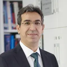 Prof. Dr. Fadlullah Aksoy — Kulak Burun Boğaz, İstanbul. Portre fotoğrafı.
