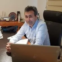 Prof. Dr. Vedat Kaya — Göz Hastalıkları, İstanbul. Portre fotoğrafı.