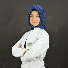 Dt. Elif Turan Genç — Diş Hekimi, İzmit, Kocaeli. Portre fotoğrafı.