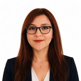 Psk. Sena Bohem — Psikoloji, Mersin. Portre fotoğrafı.