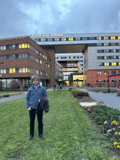 Prof. Dr. Şükrü Akyüz profilinde yer alan galeri fotoğrafı.