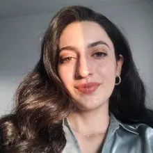 Psk. Gülşan Akay — Psikoloji. Portre fotoğrafı.