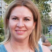 Op. Dr. Gayem İnayet Turgay — Kadın Hastalıkları Ve Doğum, İzmir. Portre fotoğrafı.