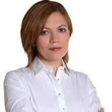 Op. Dr. Ummahan Özaslan — Plastik Rekonstrüktif Ve Estetik Cerrahi, Denizli. Portre fotoğrafı.