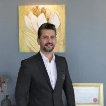 Dr. Ercan Türk — Kardiyoloji. Portre fotoğrafı.
