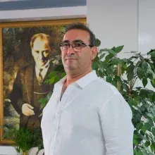 Uzm. Dr. Cengiz Ünüvar — İç Hastalıkları, Çanakkale. Portre fotoğrafı.