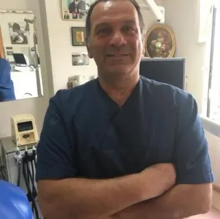 Dt. Fikret Altan profilinde yer alan galeri fotoğrafı.