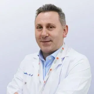 Op. Dr. Ahmet Selim — Göz Hastalıkları, Üsküdar, İstanbul. Portre fotoğrafı.