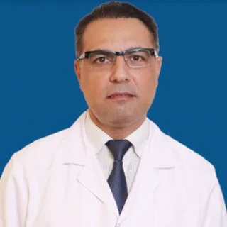 Prof. Dr. Kürşad Öz — Kalp Ve Damar Cerrahisi, Bağcılar, İstanbul. Portre fotoğrafı.