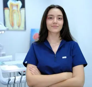Dt. Yağmur Ebrar İsmailoğulları profilinde yer alan galeri fotoğrafı.