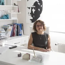 Uzm. Dr. Nurşen Durukan — Dermatoloji, Aydın. Portre fotoğrafı.