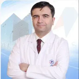 Op. Dr. Özkan Özler — Kalp Ve Damar Cerrahisi, Bağcılar, İstanbul. Portre fotoğrafı.
