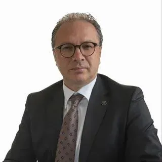 Prof. Dr. Serkan Teksöz — Genel Cerrahi, Fatih, İstanbul. Portre fotoğrafı.