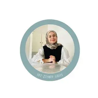 Dkt. Zeynep Güder — Dil ve Konuşma Terapisi, İstanbul. Portre fotoğrafı.