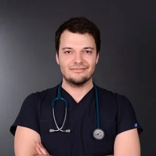 Dr. Can Dülgeroğlu — Kadıköy, İstanbul. Portre fotoğrafı.
