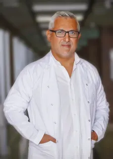 Doç. Dr. Hasan Anıl Atalay profilinde yer alan galeri fotoğrafı.
