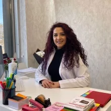 Dyt. Merve Metin — Diyetisyen. Portre fotoğrafı.