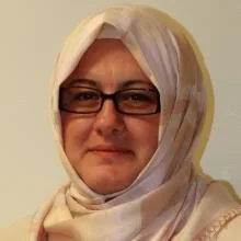 Prof. Dr. Arzu İrban — İstanbul. Portre fotoğrafı.
