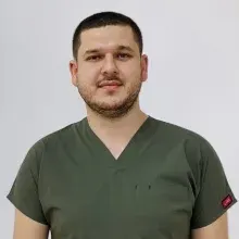 Fzt. Emre Özkan — Fizyoterapi Ve Rehabilitasyon, Antalya. Portre fotoğrafı.