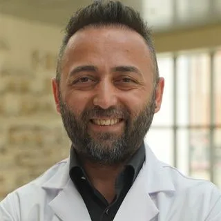 Op. Dr. Soner Pul — Kadın Hastalıkları Ve Doğum, Beylikdüzü, İstanbul. Portre fotoğrafı.