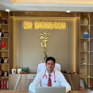 Uzm. Dr. Binod Şah — Çocuk Sağlığı Ve Hastalıkları, Ankara. Portre fotoğrafı.
