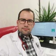 Uzm. Dr. Orcan Altan — Çocuk Sağlığı Ve Hastalıkları, Mersin. Portre fotoğrafı.