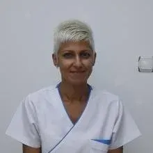 Dt. Canan Şimşek Torun — Diş Hekimi, Ankara. Portre fotoğrafı.