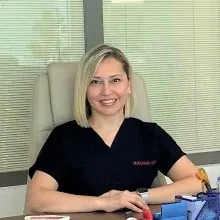 Dr. Dt. Melike Önel — Adana. Portre fotoğrafı.