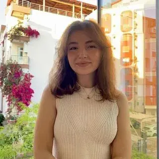 Kl. Psk. Beyza Naçar — Psikoloji, Konyaaltı, Antalya. Portre fotoğrafı.