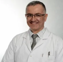 Doç. Dr. Ali Öznur — Ortopedi Ve Travmatoloji, Ankara. Portre fotoğrafı.