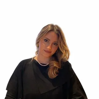 Erg. Zeynep Aslı Karaca — Ergoterapi, İstanbul. Portre fotoğrafı.