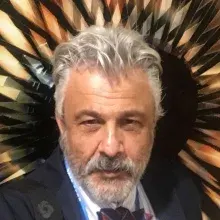 Prof. Dr. Selçuk Palaoğlu — Beyin Ve Sinir Cerrahisi, Ankara. Portre fotoğrafı.