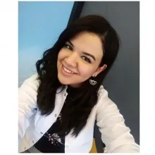 Dt. Ayşe Serin Karalar — Diş Hekimi, Gaziantep. Portre fotoğrafı.