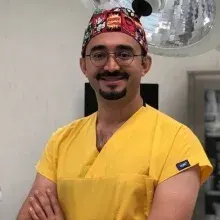 Op. Dr. Şükrü Turan — Kulak Burun Boğaz, Muratpaşa, Antalya. Portre fotoğrafı.