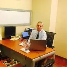 Op. Dr. Şükrü Sanus — Kadın Hastalıkları Ve Doğum, Şişli, İstanbul. Portre fotoğrafı.
