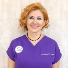 Dt. Songül Mirzaoğlu — Diş Hekimi, Ankara. Portre fotoğrafı.