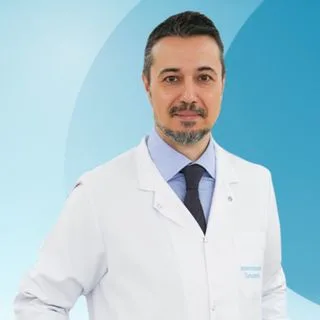 Dr. Öğr. Üyesi Serhat Şen — İstanbul. Portre fotoğrafı.