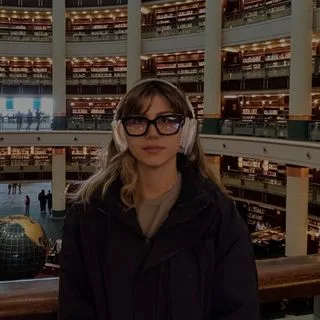 Psk. Nur Polat — Psikoloji. Portre fotoğrafı.