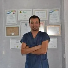 Dt. İsmail Kargın — Diş Hekimi, Antalya. Portre fotoğrafı.