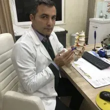 Op. Dr. Nefi Niyazi Kara — Beyin Ve Sinir Cerrahisi, Konyaaltı, Antalya. Portre fotoğrafı.