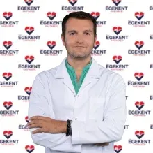 Doç. Dr. Taha Numan Yıkılmaz — Üroloji, Denizli. Portre fotoğrafı.