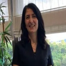 Uzm. Dr. Feyza Çelik — Psikiyatri, İnegöl, Bursa. Portre fotoğrafı.
