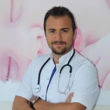Op. Dr. Orhan Orhan — Kadın Hastalıkları Ve Doğum, Bursa. Portre fotoğrafı.