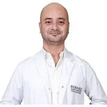 Uzm. Dr. Murat Kaya — Göğüs Hastalıkları, Söke, Aydın. Portre fotoğrafı.