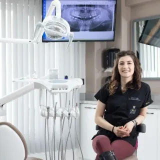 Uzm. Dt. Esin Evrenkaya Büyükerkmen profilinde yer alan galeri fotoğrafı.