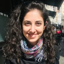 Dt. Nurhayat Özgen — Diş Hekimi, Tekirdağ. Portre fotoğrafı.