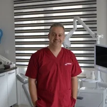 Dr. Dt. Ümit Burak Karagöz — Çanakkale. Portre fotoğrafı.