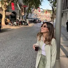 Dyt. Özlem Guguk Alaca — Diyetisyen, İstanbul. Portre fotoğrafı.